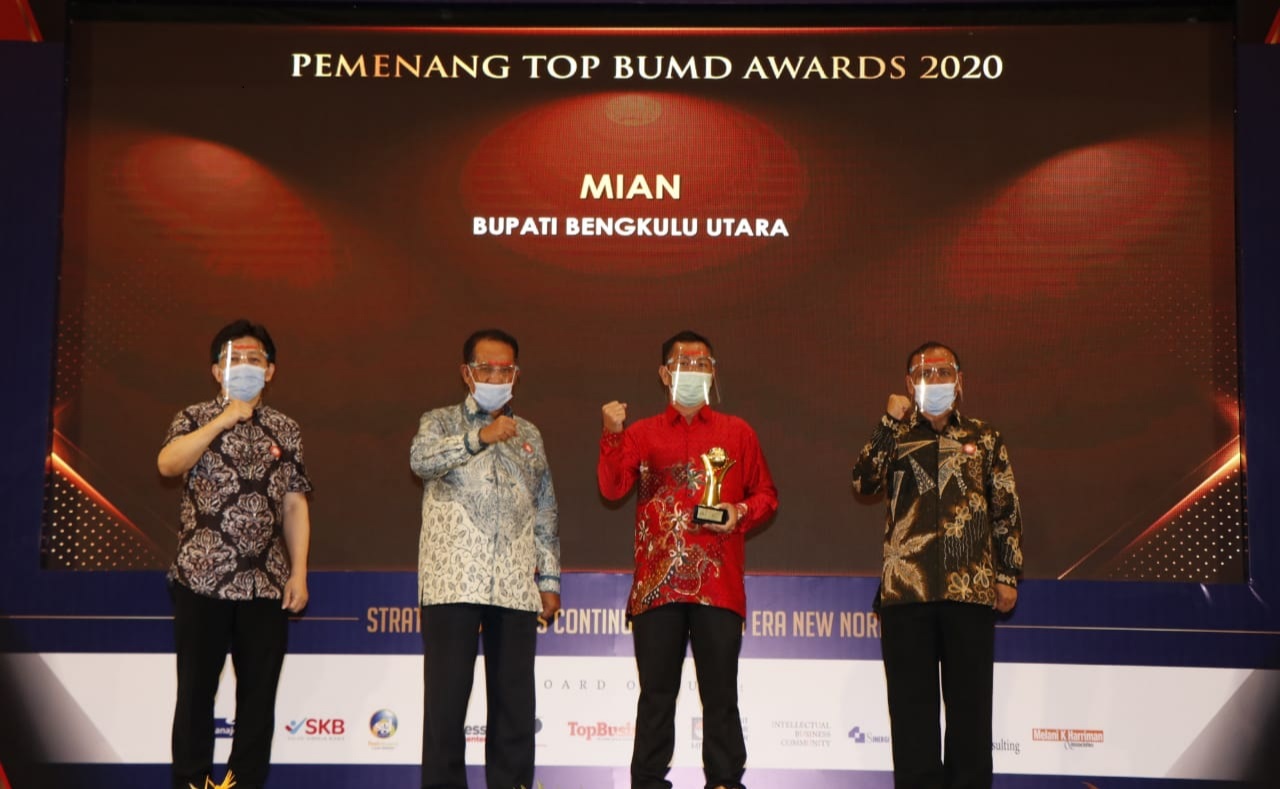 Membanggakan, PDAM TRS BU Raih Top BUMD AWard 2020