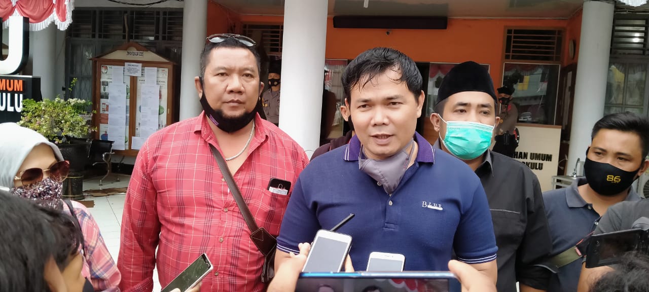 Resah, Pendukung AIR Sambangi KPU Provinsi