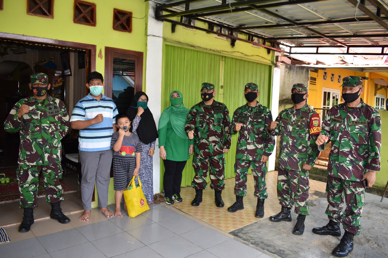 Bantu Purnawirawan dan Warakauri, Korem 041/Gamas Salurkan Sembako