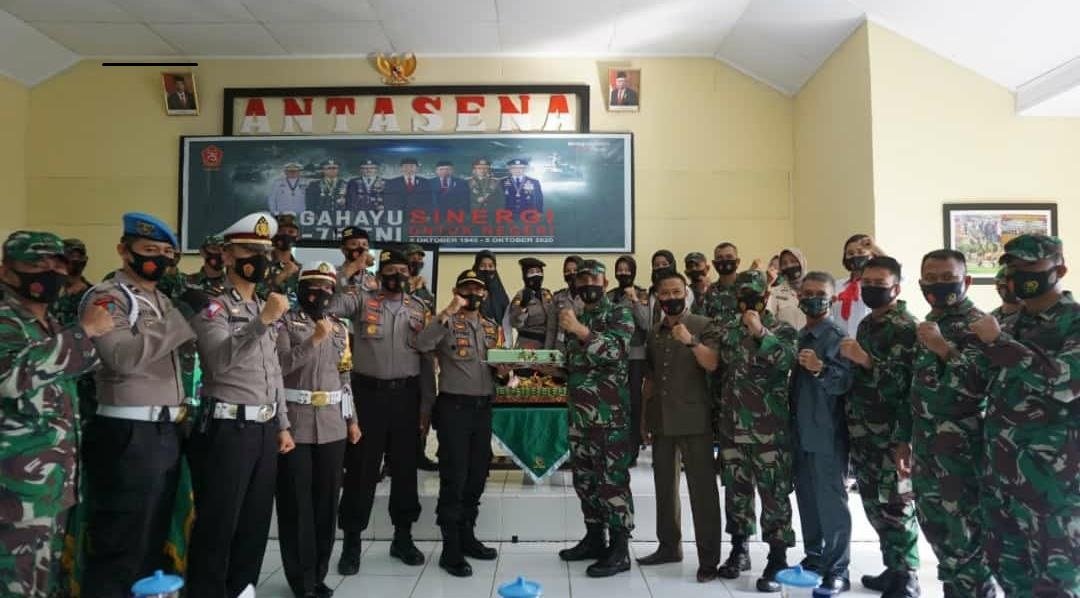 Kapolres Datangi Markas TNI