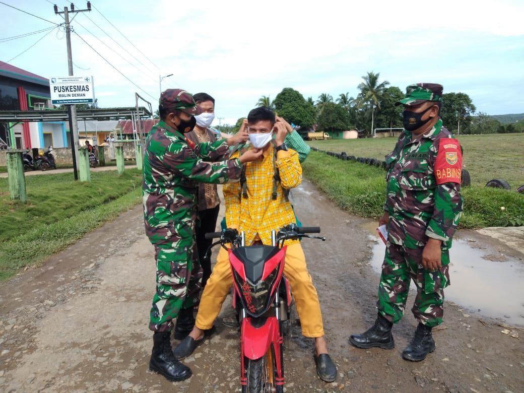 Dinkes Bagikan Masker Gratis