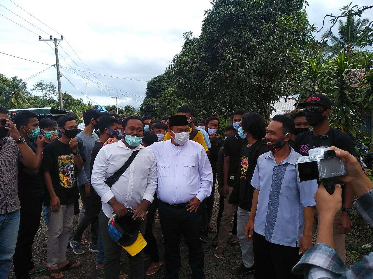 Sambangi Desa Tanah Hitam, Agusrin Naik Trail