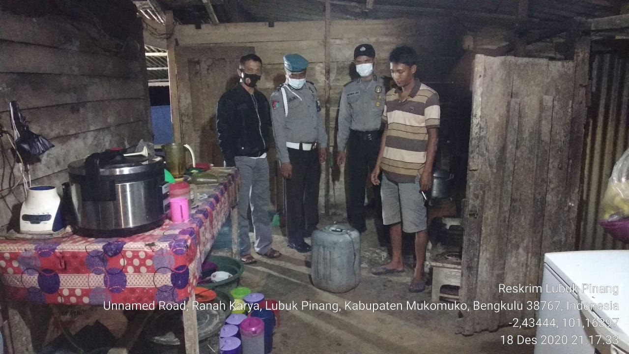 Polsek Lubuk Pinang Amankan Ratusan Liter Tuak