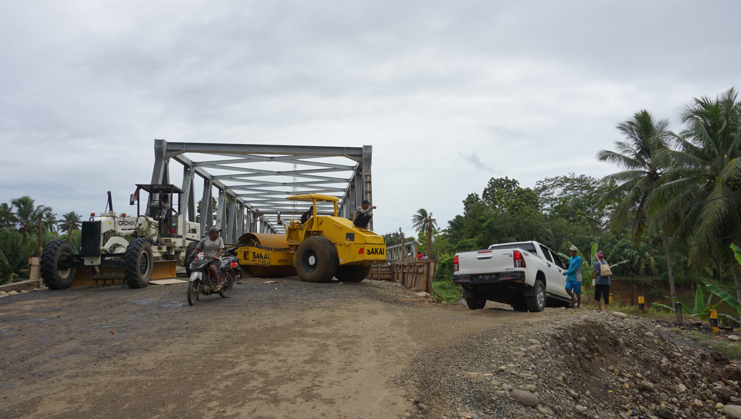 Truk Dilarang Lewat Jembatan TAP