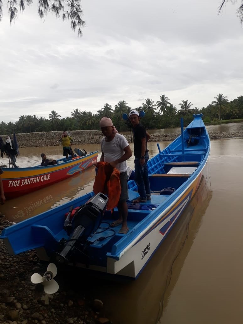 Pemdes Pasar Tebat Hibahkan 1 Unit Kapal Motor