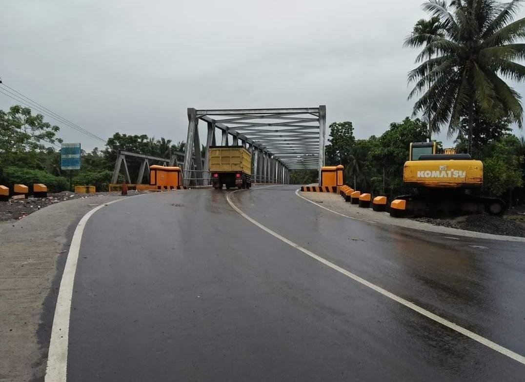 Pengendara Dilarang Berhenti di Jembatan