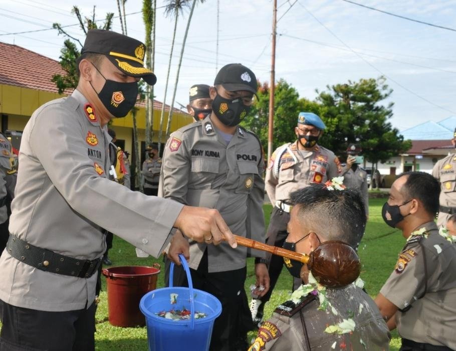 Puluhan Personel Polres BU Naik Pangkat