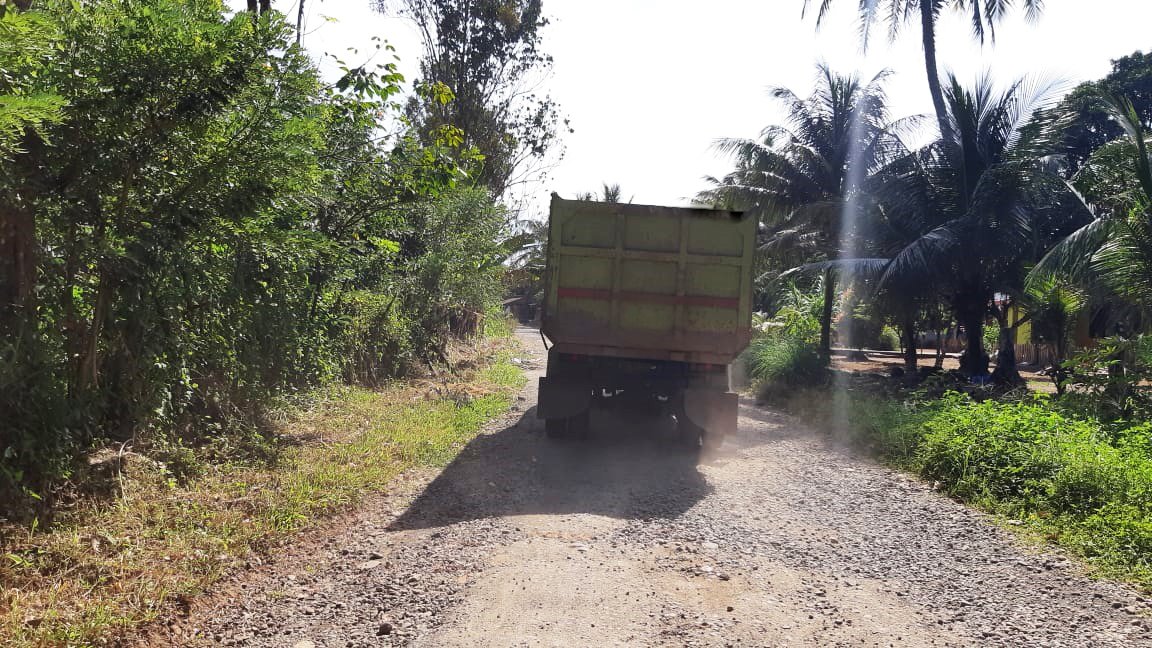 Dilalui Mobil Galian C, Kerusakan Jalan Arma Jaya Dikeluhkan