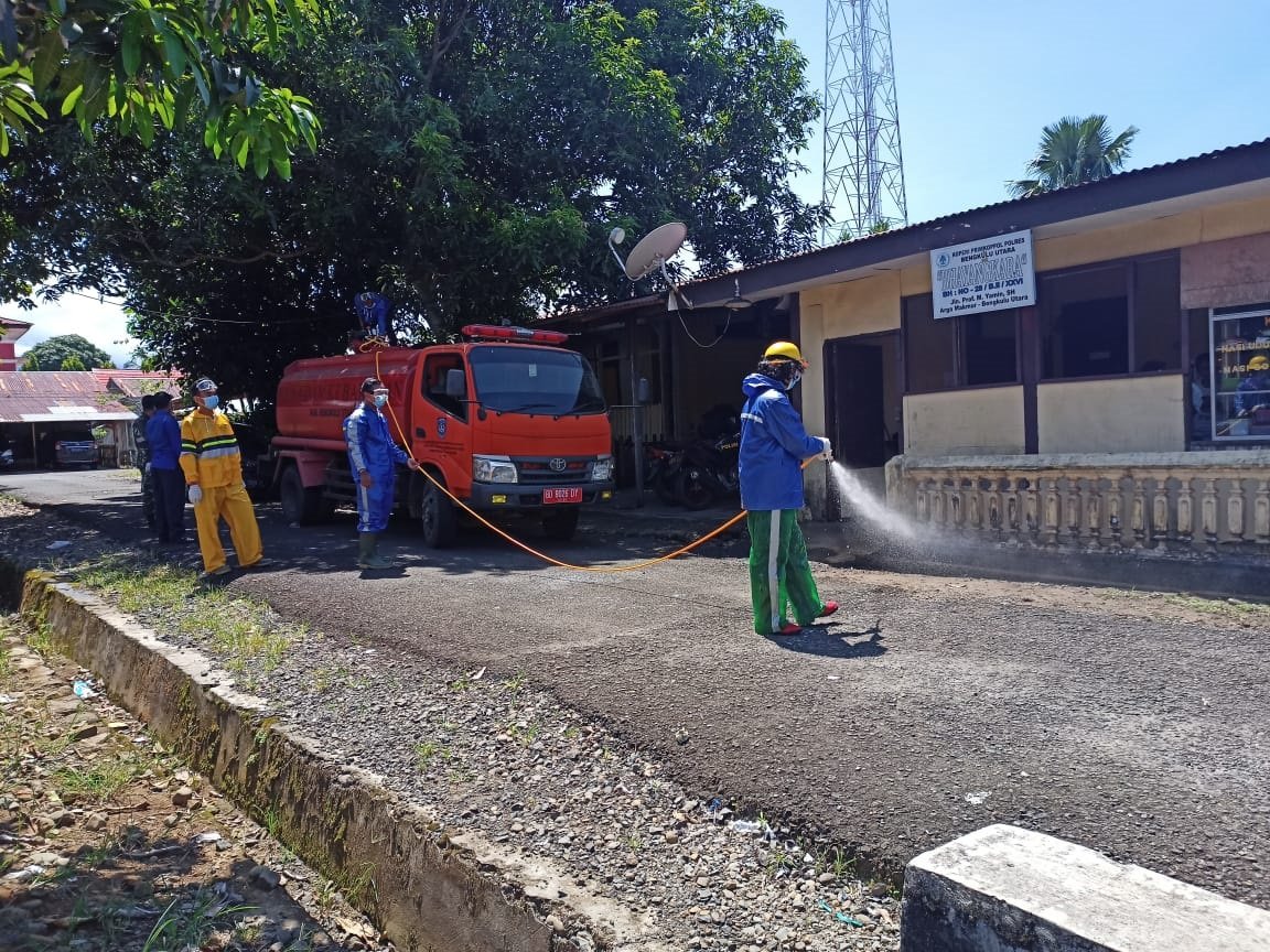 Sterilisasi, Mapolres BU Disemprot Disinfektan