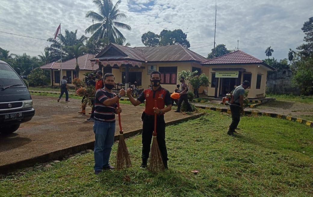 Perkuat Sinergitas, Polisi Goro Bareng Pegawai Kecamatan