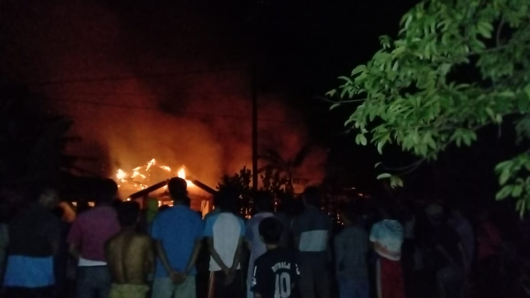 Istri Sedang Hamil, Rumah Hangus Terbakar