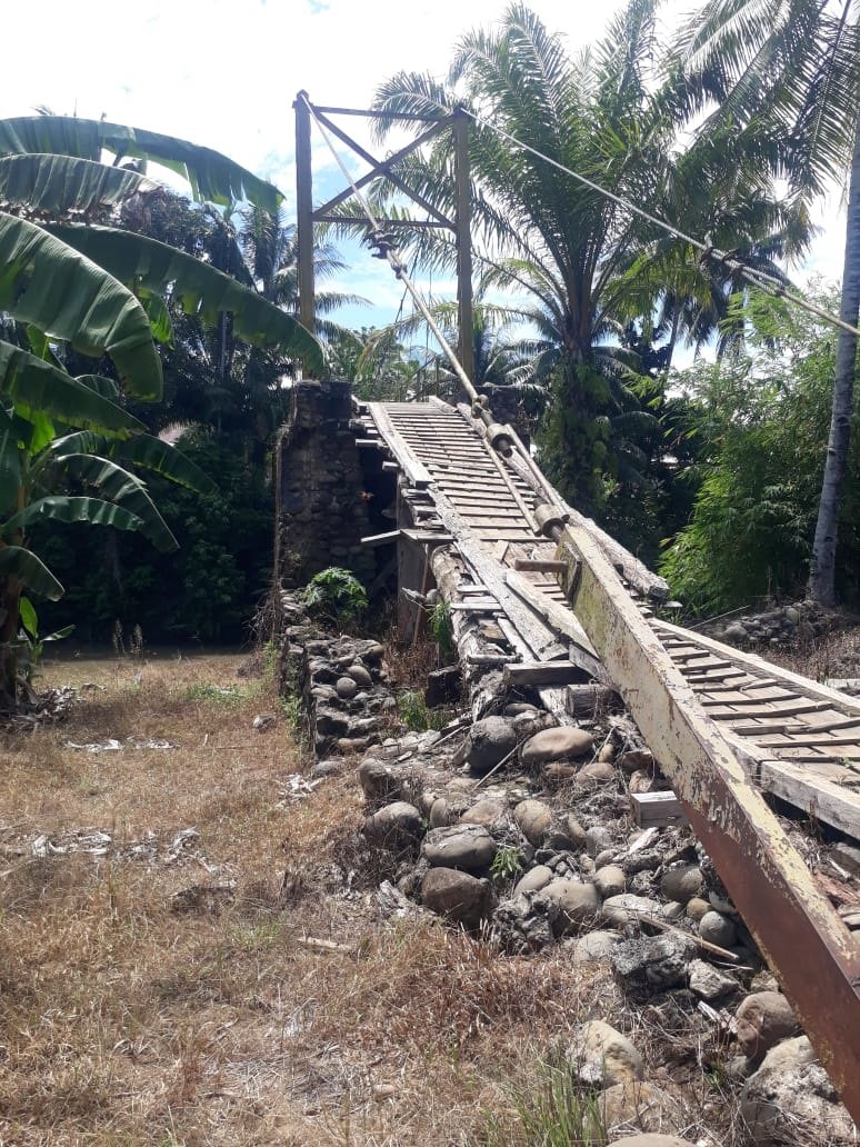 Pembangunan Jembatan Gantung Dipertanyakan