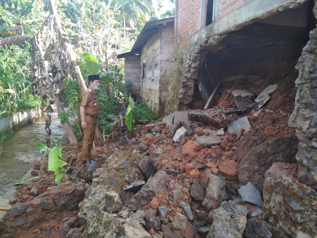 Rumah Warga Diterjang Banjir, Bupati Langsung ke Lokasi