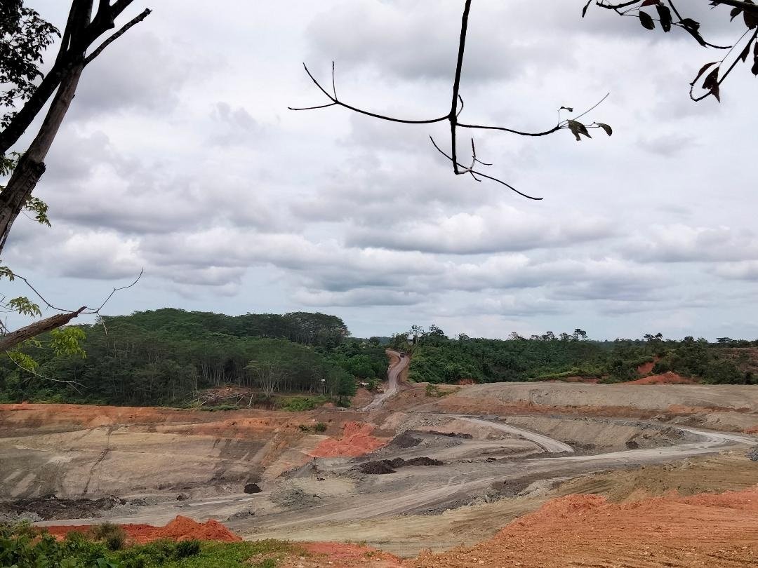 Diduga, Tinggalkan Lubang Tambang Tanpa Reklamasi