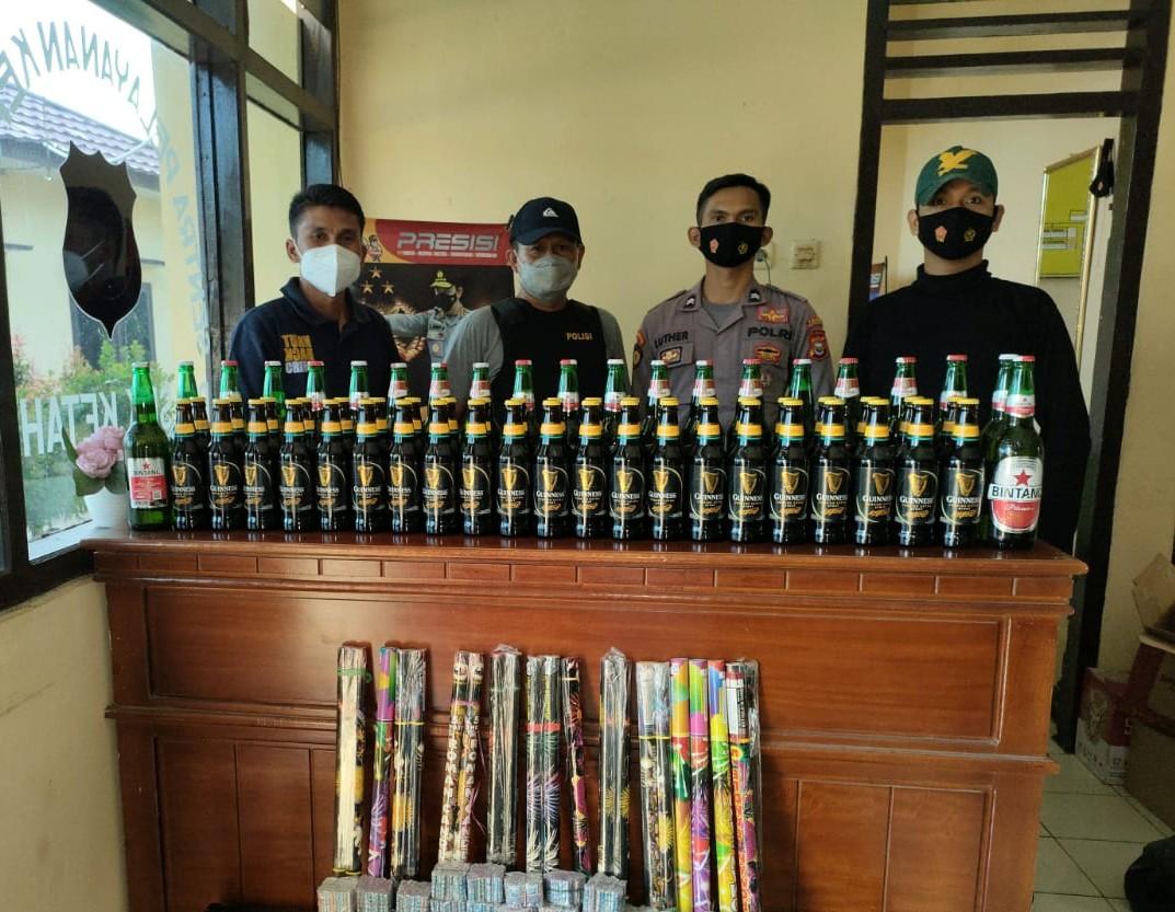 Operasi Pekat, Polisi Sita Miras dan Petasan