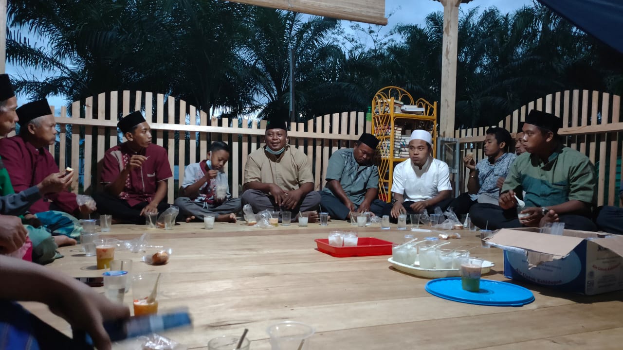 Berbagi Kebahagiaan, Sopir Bukber Bareng Santri Tahfidz Al-Qur’an Ponpes Hidayatullah