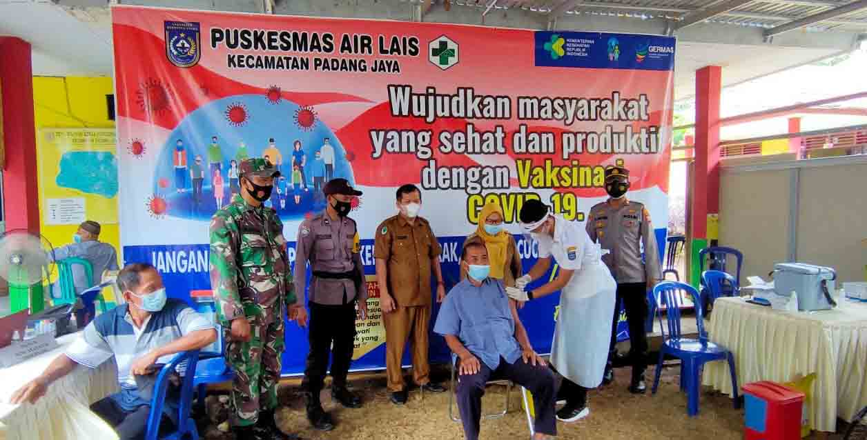 PKM Air Lais Sukses Gelar Vaksinasi Serentak