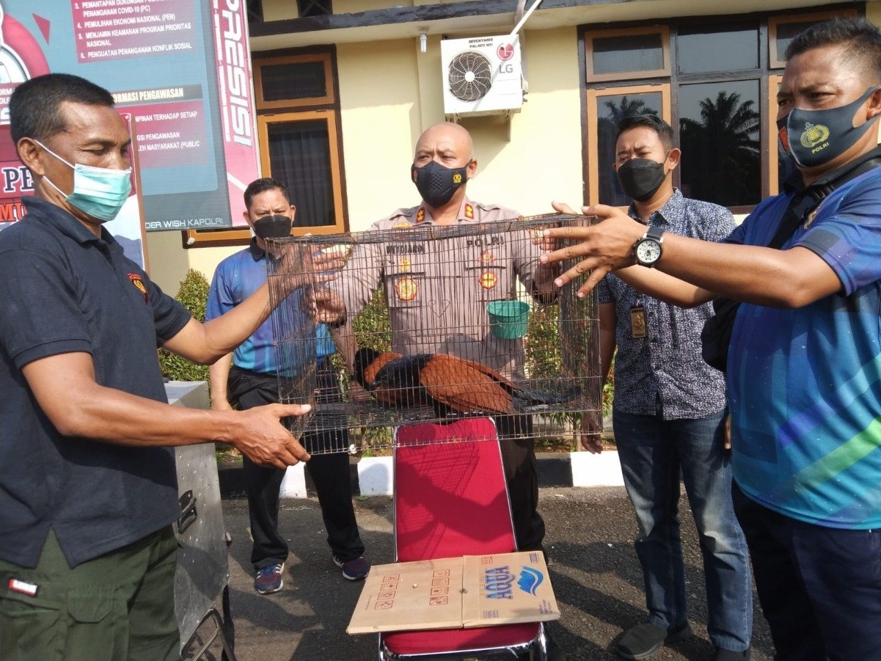 Pelihara Burung Budbud, Warga Sumber Makmur Dibina Polisi