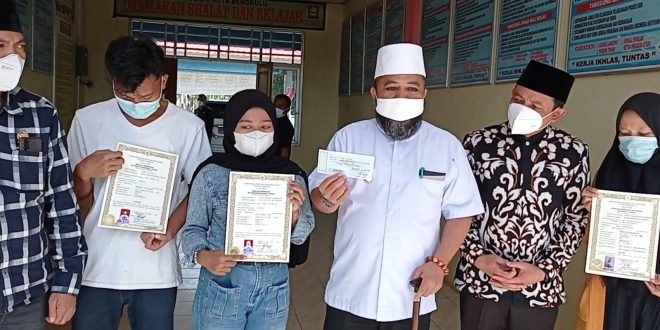 Walikota Bengkulu Tebus 4 Ijazah Siswa SMKN 6