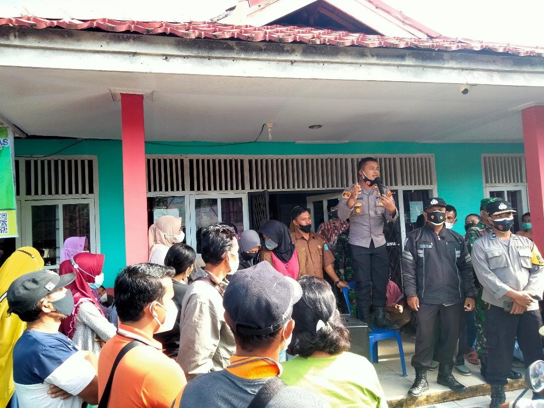 Vaksinasi Diserbu Warga, Memanas Nyaris Tak Terkendali