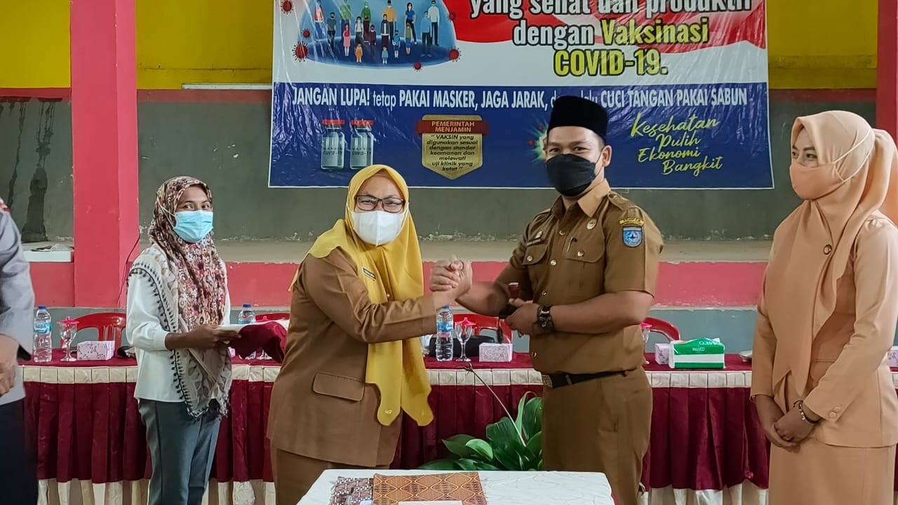 Hujan Petir, Terimakasih Bu Camat, Selamat Datang Camat Baru