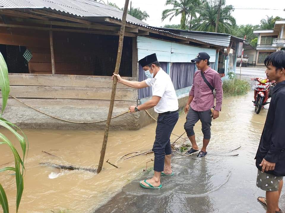 Banjir Rentan Terjadi, Diduga Akibat Perilaku Buang Sampah Sembarangan