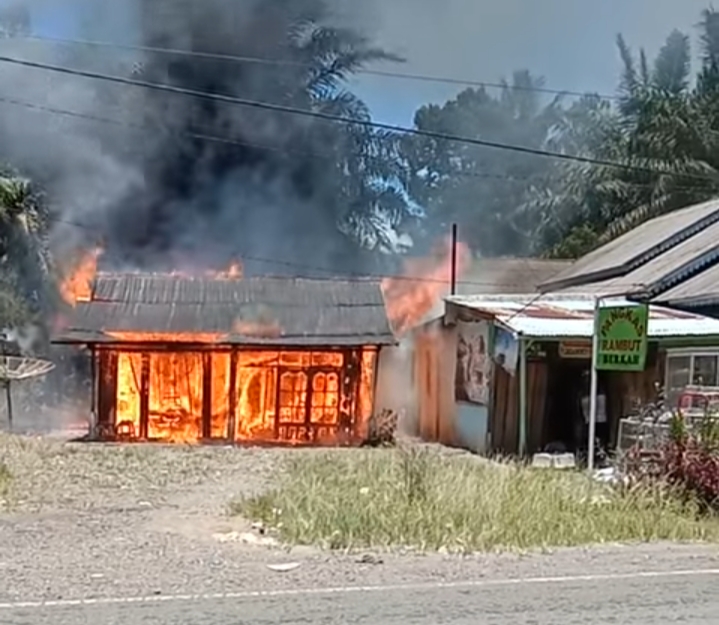 Rumah Warga Ludes, Diminta Tambah Mobil Damkar