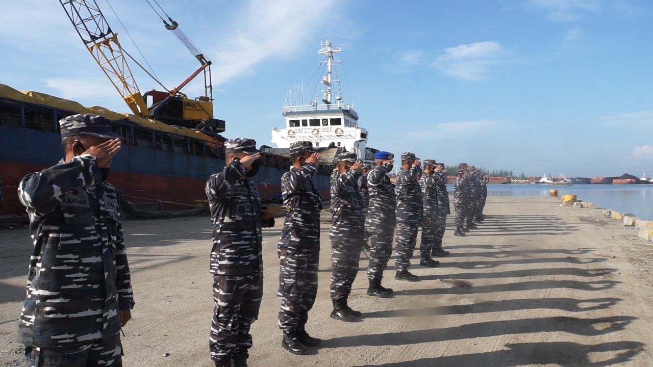 KRI Bontang 907 Merapat ke Bengkulu