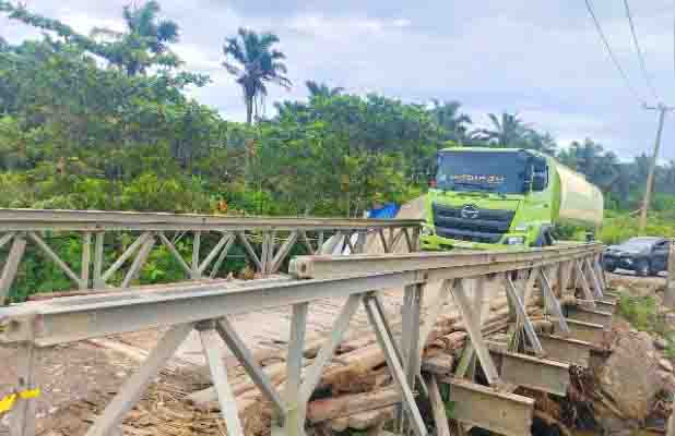 Peningkatan Lantai Jembatan Lusan “Gatot”