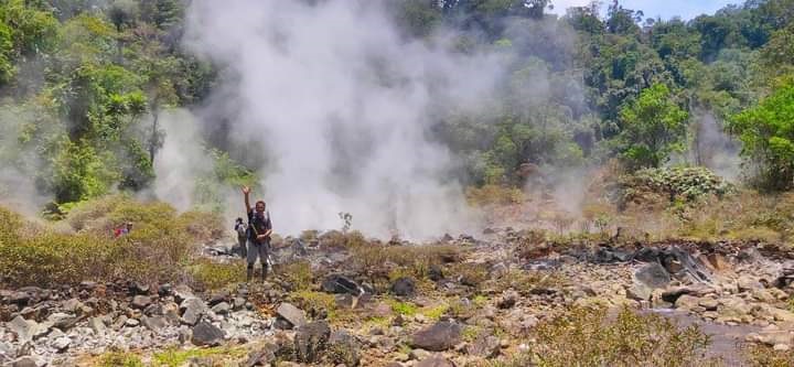 Sumber Panas Bumi, Berjarak Empat Jam dari Curug 9