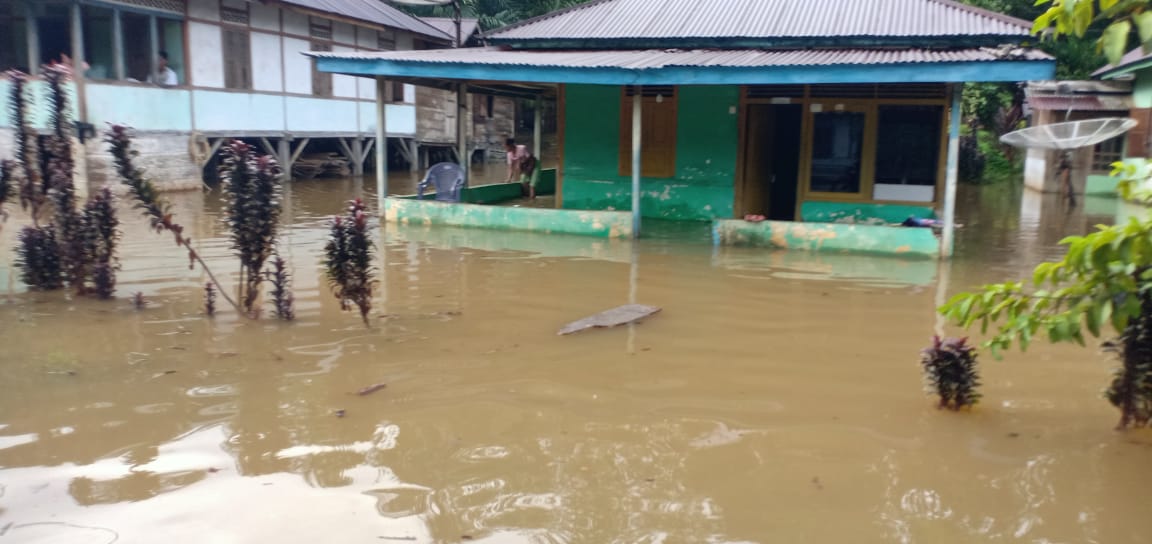 Desak Pembangunan Tanggul dan Normalisasi Sungai