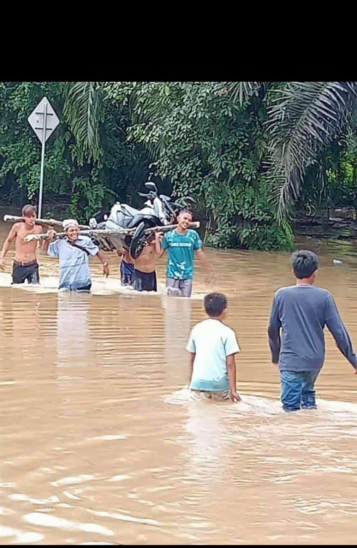 Banjir Bintunan, Lalu Lintas dan Jaringan Lumpuh