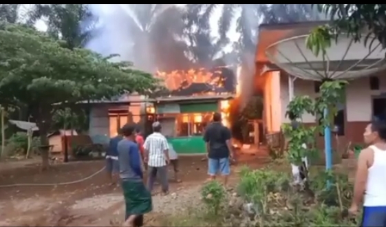 Rumah Penjual Manisan di Mekar Mulya Ludes Terbakar