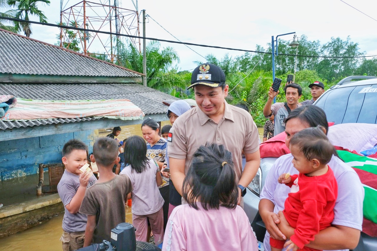 Wabup Kunjungi Warga Terdampak Banjir di Batiknau