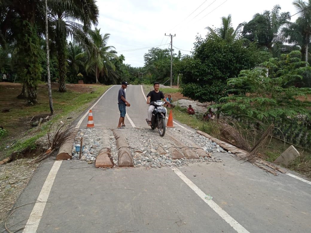 Perbaikan Jalan Masih Sebatas Ukur-ukur