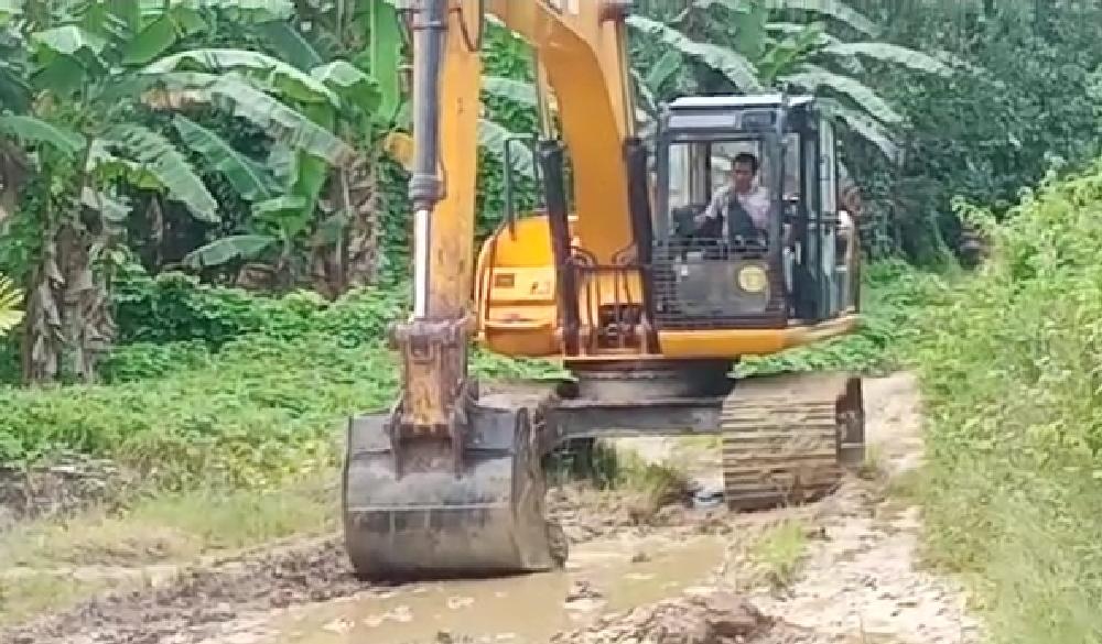 Jalan Poros di Pulau Enggano Mulai Ditangani