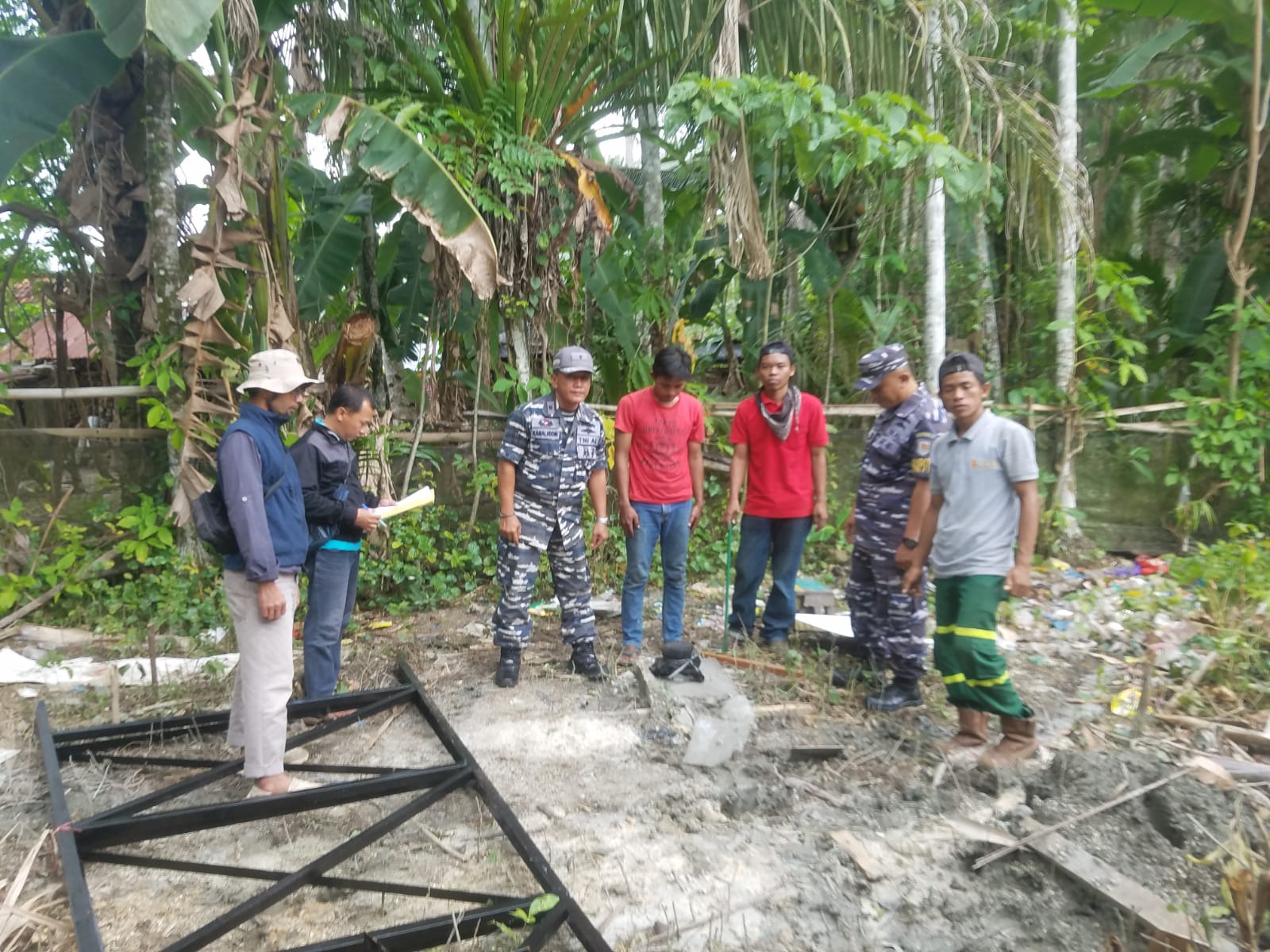 Pantau Progres Karya Bakti, Tim Wasev Lanal Bengkulu Lakukan Peninjauan