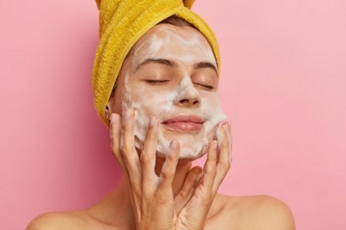 Rekomendasi Facewash untuk Kulit Kombinasi, Harganya Dibawah Rp50 Ribu