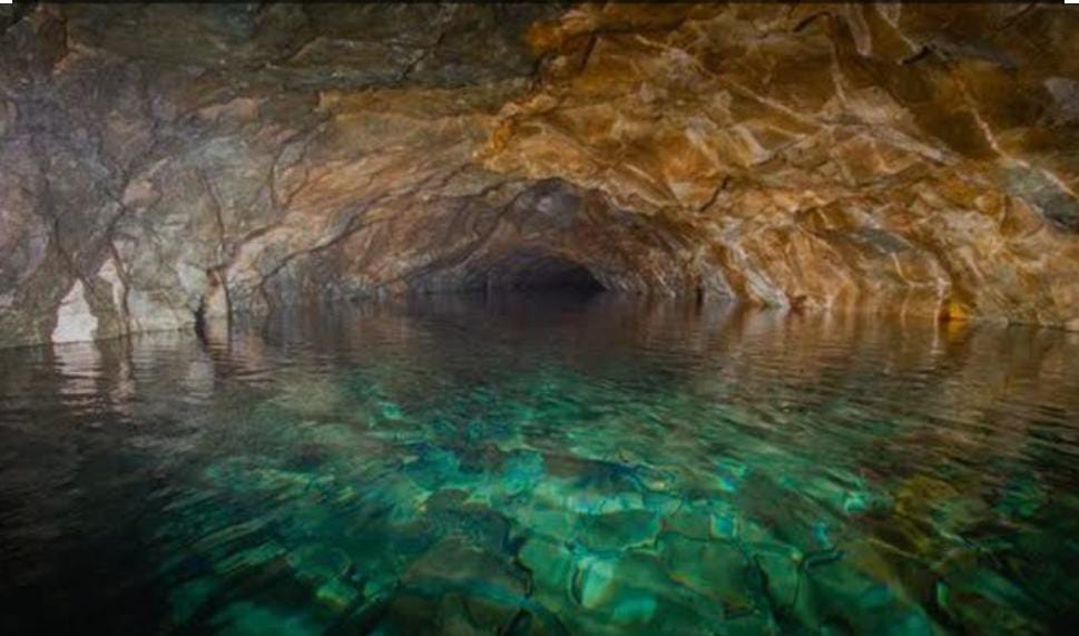 The water of this ancient mining pond in Canada is 2 billion years old, the oldest in the world?