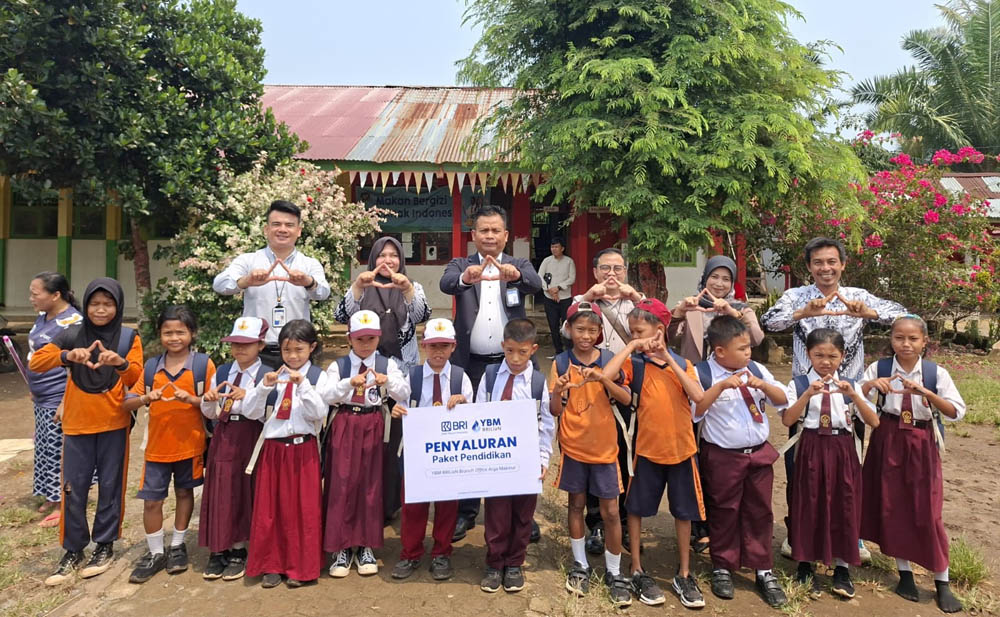 Peduli Pendidikan, BRI Branch Office Arga Makmur Salurkan Bantuan Pelajar