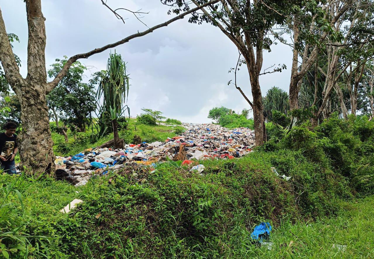 Sampah di TPA Ketahun Pamor Ganda Menggunung dan Bau Menyengat, Pemerintah Adem Ayem Saja