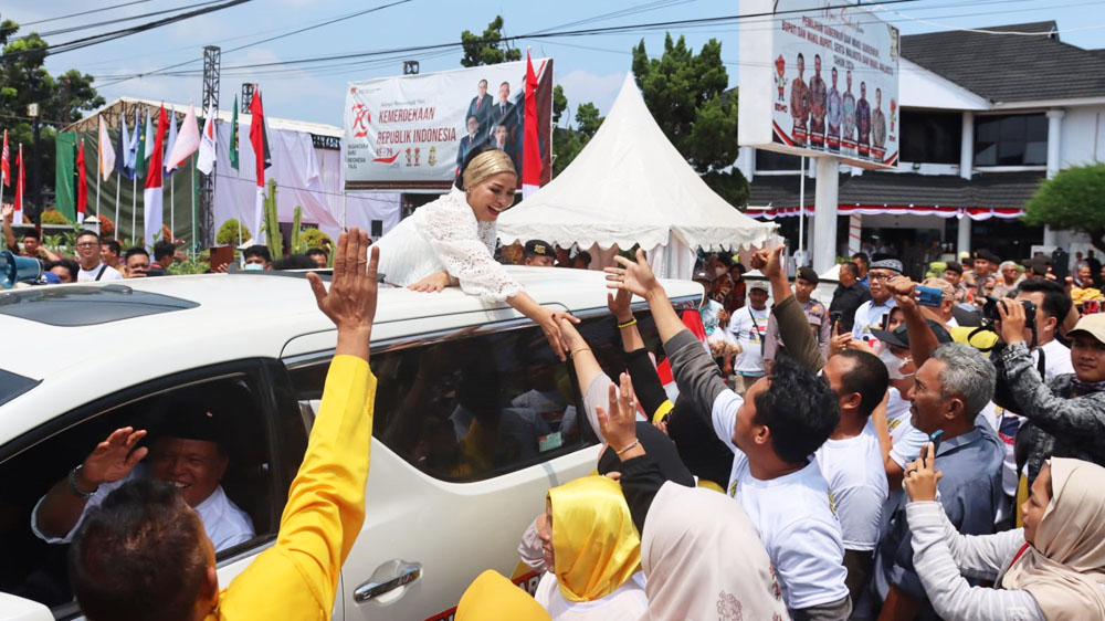 Ribuan Massa Lintas Etnis dan Komunitas Antar Romer Daftar ke KPU