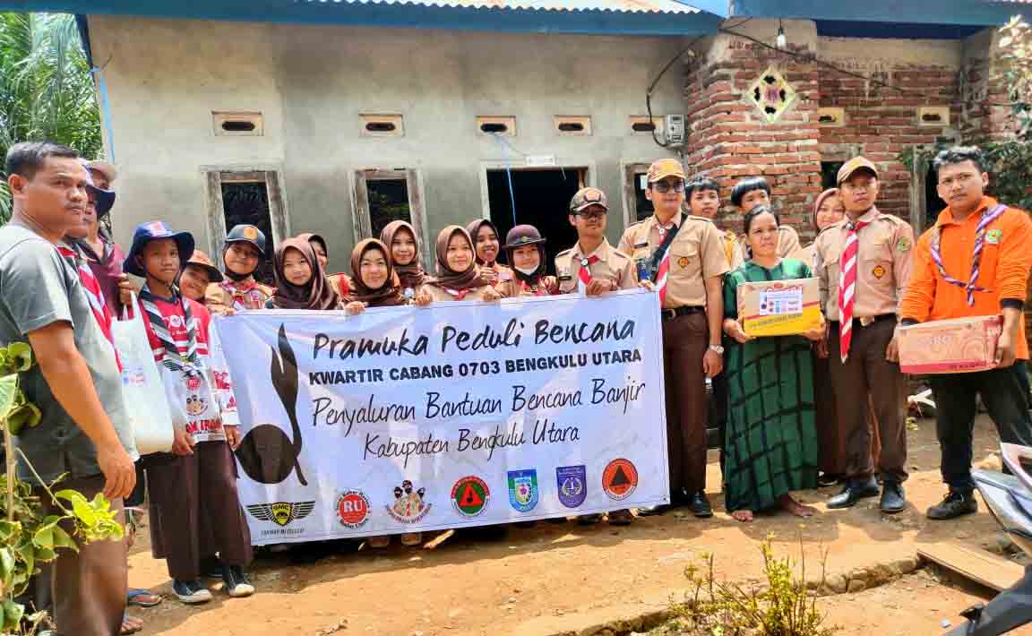 Pramuka Kwarcab Bengkulu Utara Salurkan Bantuan Sembako