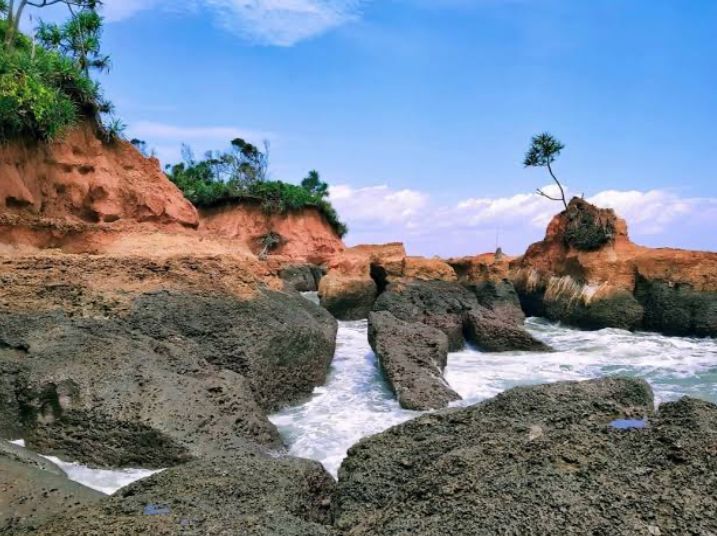 Pantai Padang Betuah, Eksplorasi Keindahan Wisata Bahari di Bengkulu Tengah