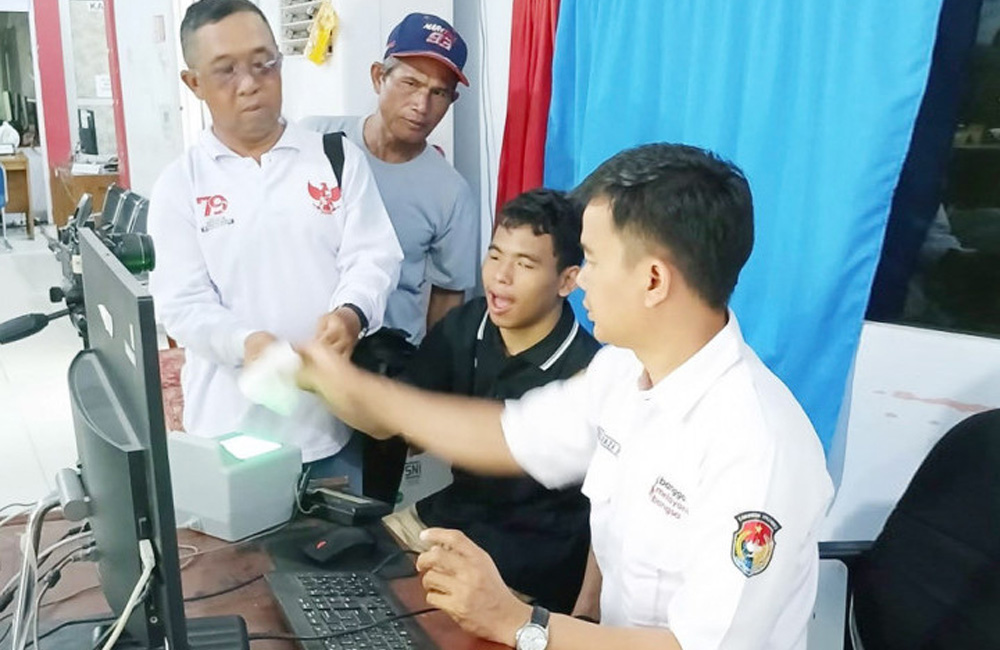 Blanko Terjamin, Dukcapil Kejar Warga Belum Rekam e-KTP