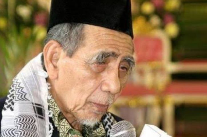 Karomah Waliyullah KH Maimun Zubair, Mobil Sang Kyai Pernah Berjalan Tanpa Bahan Bakar