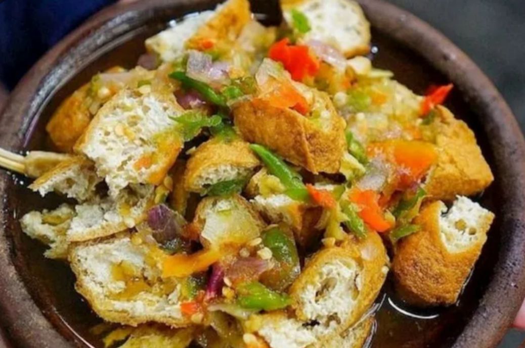 Cobain Resep Tahu Gejrot ala Rumahan yang Pedas dan Segar!