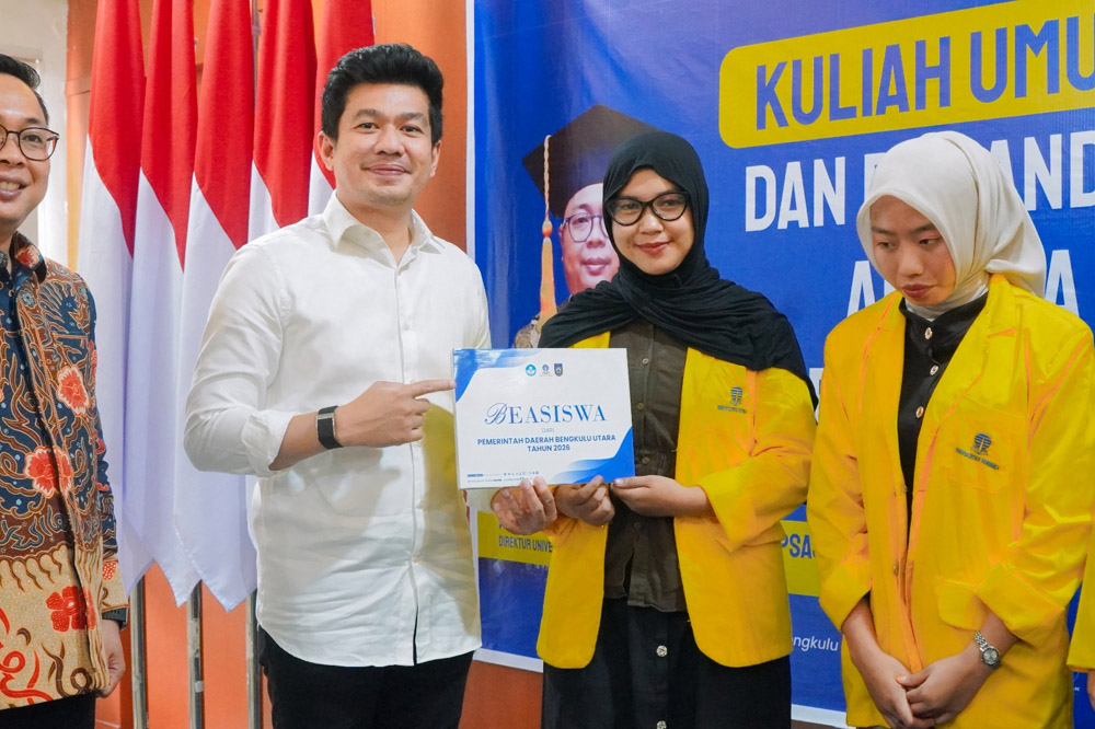 Kuliah Umum, Bupati Arie Dorong Mahasiswa UT Jadi Agen Perubahan 