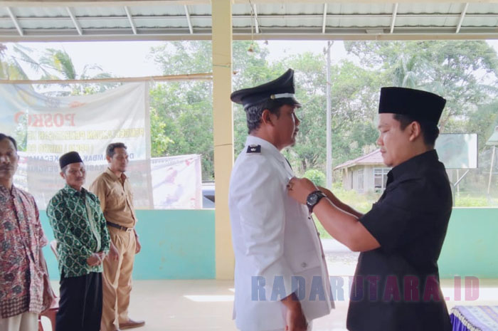 Pengunduran Diri Disetujui Bupati, Camat Padang Jaya Lantik Pj Kades Tambak Rejo 