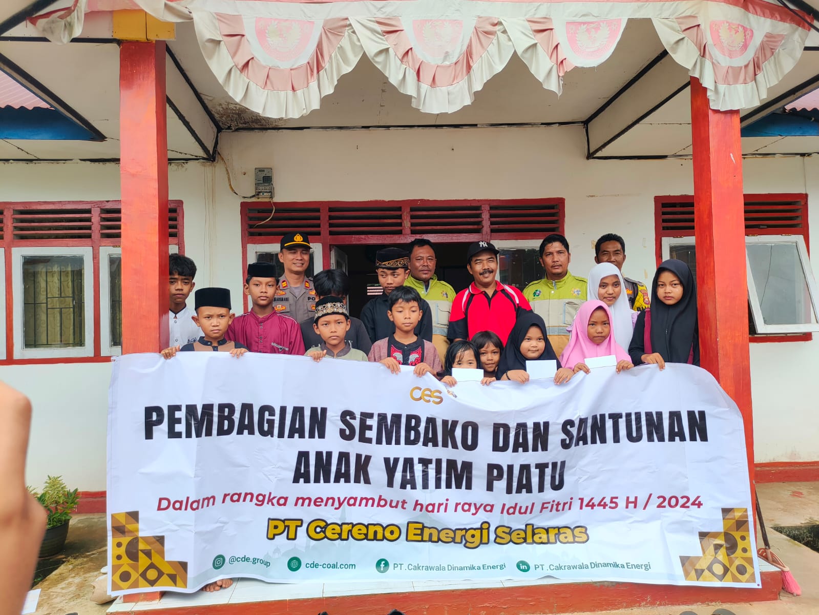 PT CDE Group Salurkan Ribuan Paket Bantuan Kepada Masyarakat Desa Penyangga